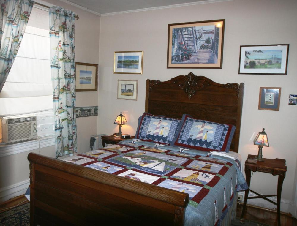 Budget Double Room interior