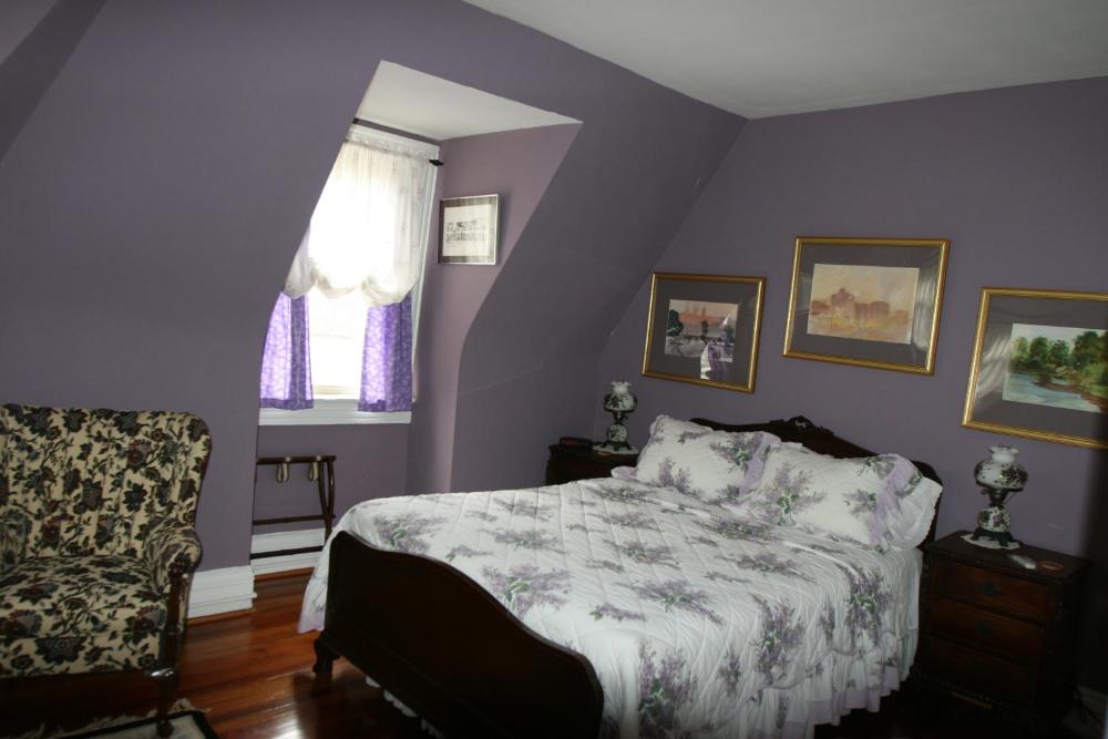 Deluxe Double Room interior