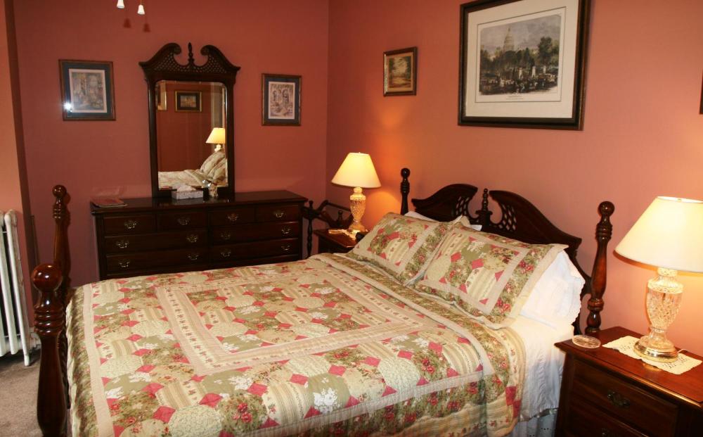 Budget Double Room interior